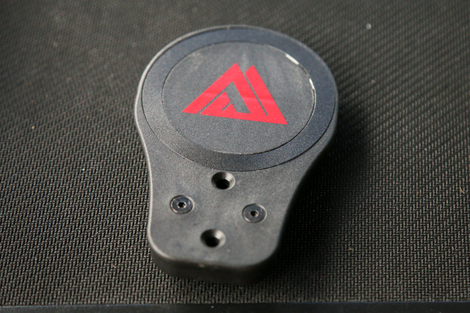 KOM Cycling MagSafe adapter for Garmin mount