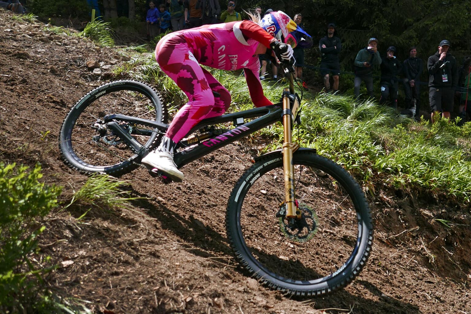 Canyon Sender CFR prototype carbon high single-pivot downhill race DH bike, Tahnee Seagrave racing Bielsko-Biala Szczryk