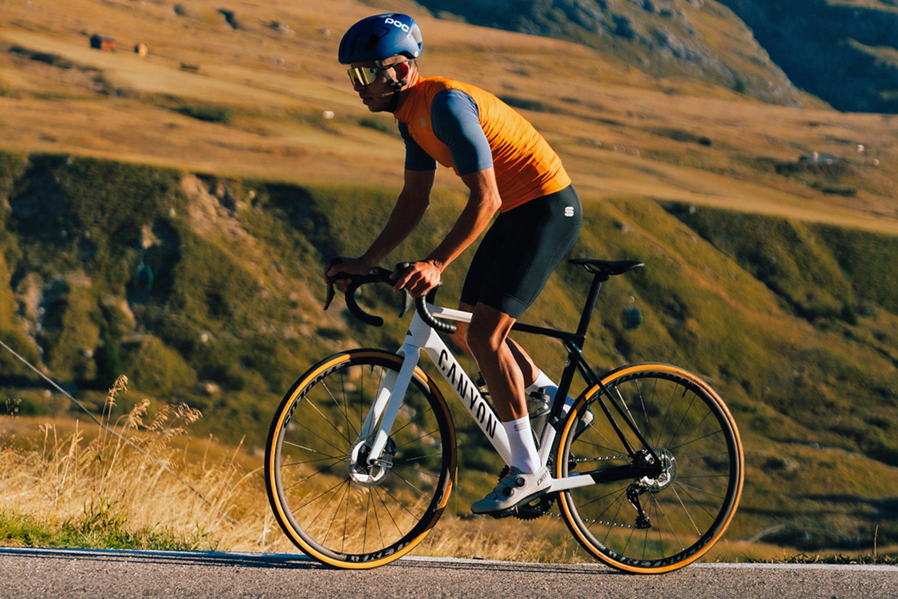 Reynolds 25mm ultralight carbon road bike climbers wheels, riding