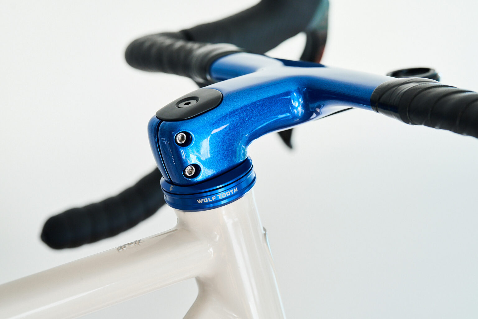 Wolf tooth ENVE internal headset on Hoff MADE