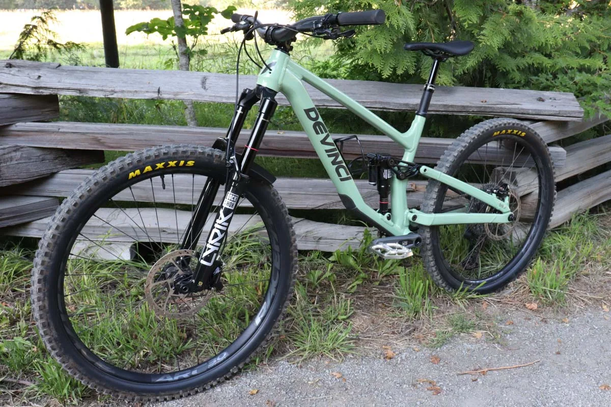 Devinci Troy GX AXS 12S, front angle