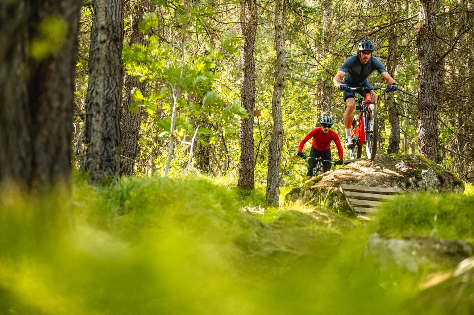 tyler riding lauf elja with jordan in iceland.