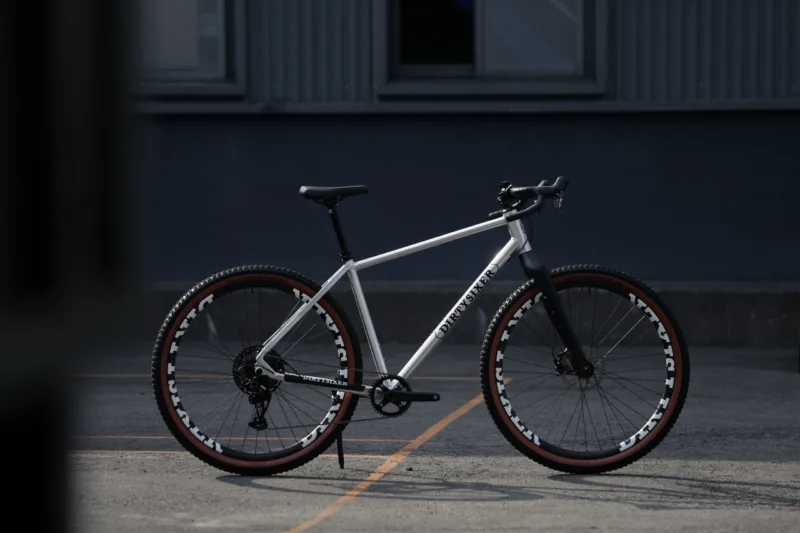 DirtySixer’s New 32er Gravel Bike Rolls on 32 x 2.4″ Tires, Preorder Ends Soon