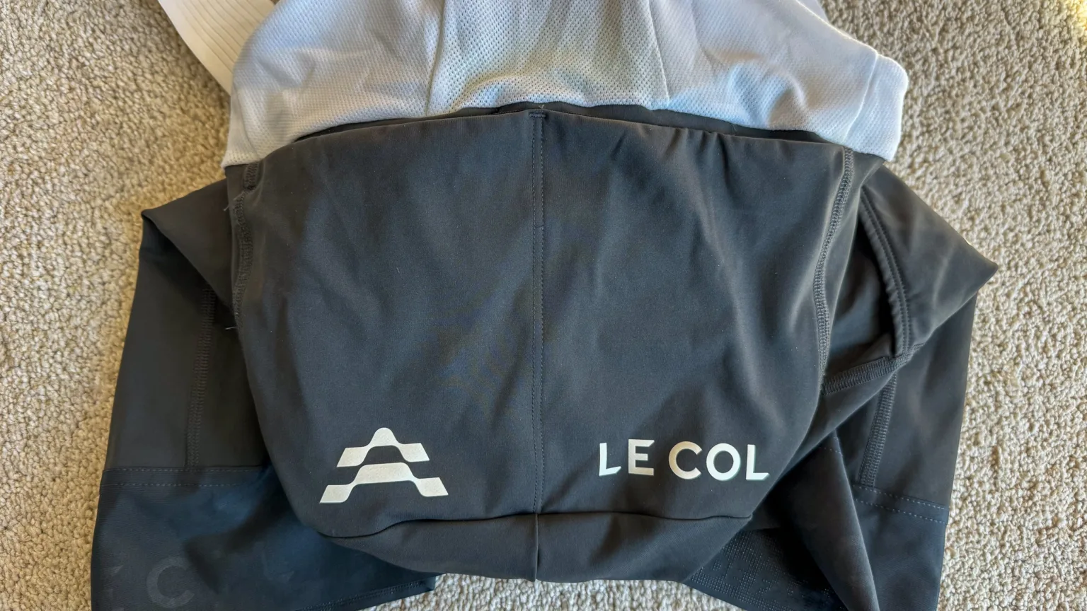 Le Col Gravel cycling clothing rear pocket detail