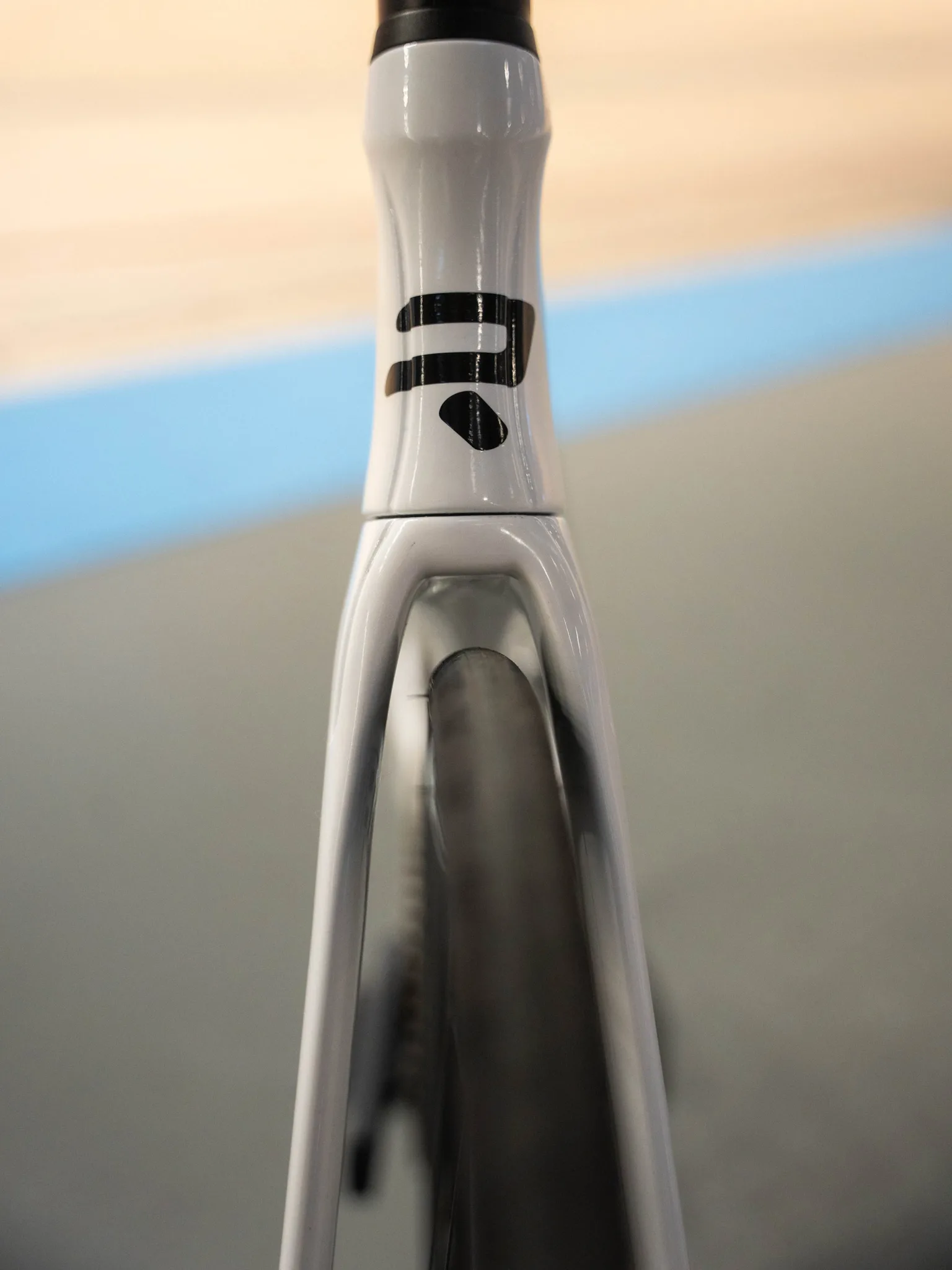 2025 Ridley Omnium Fast aero carbon track bike, front end detail