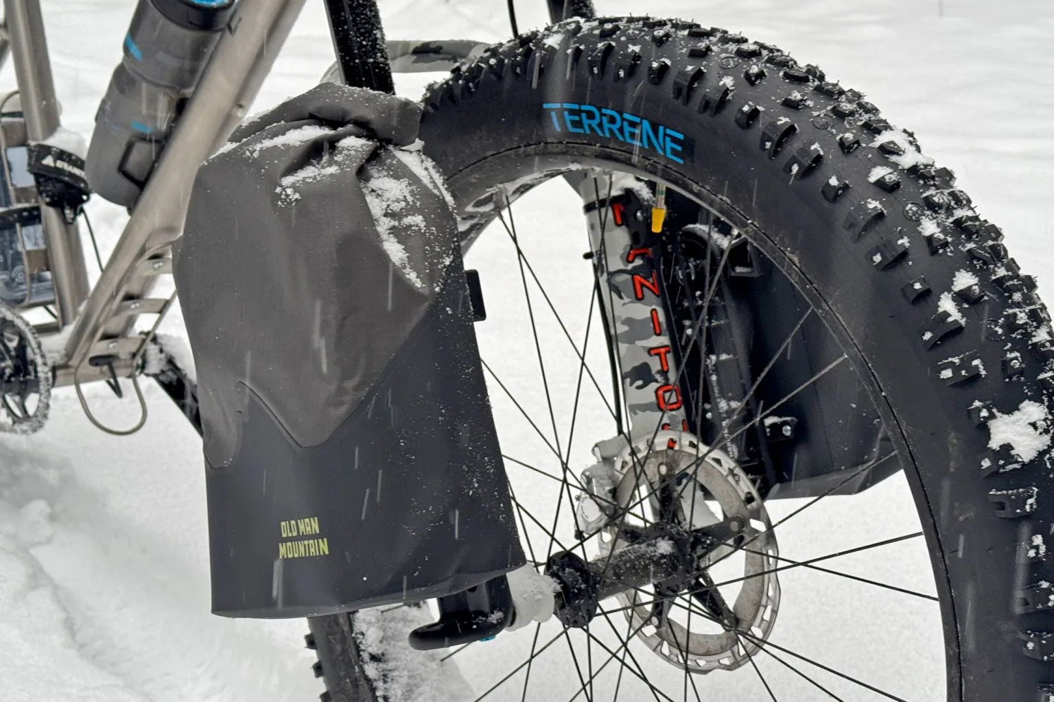 Old Man Mountain FLiP Cages & Hemlock fork bags, on bike