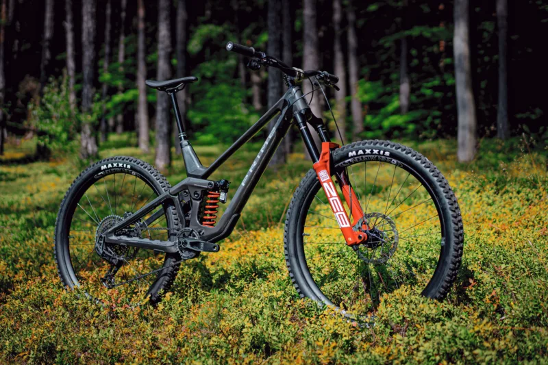 Prime Updates Gravity-Inspired Thunderflash Enduro Bike with UDH & Raw Carbon