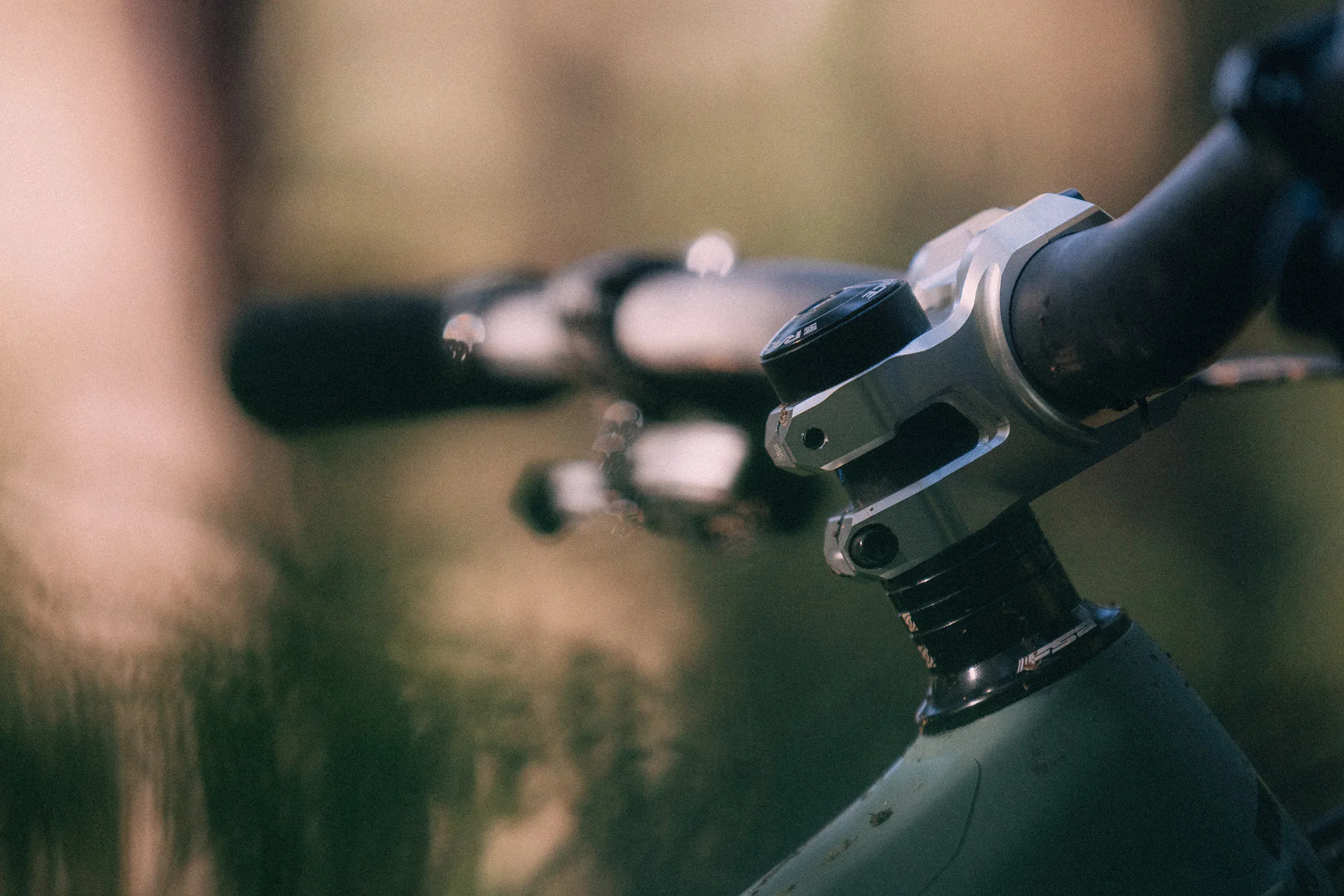 closeup details of race face turbine SL stem shown on a mountain bike.