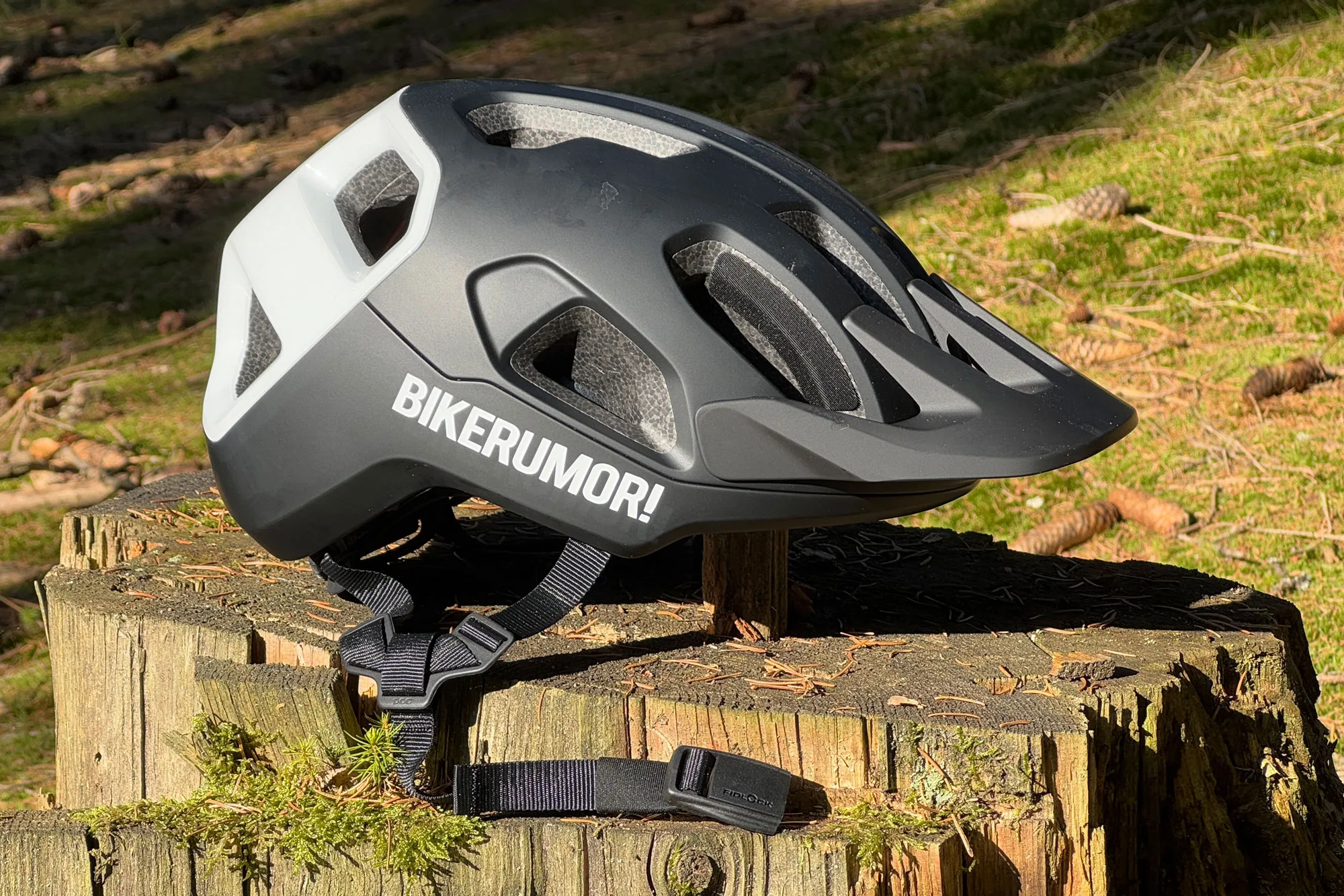 PoC Cumbaris is a mountain bike helmet Virginia Tech Safest MTB helmet. Lightweight, ventilated and safe, side