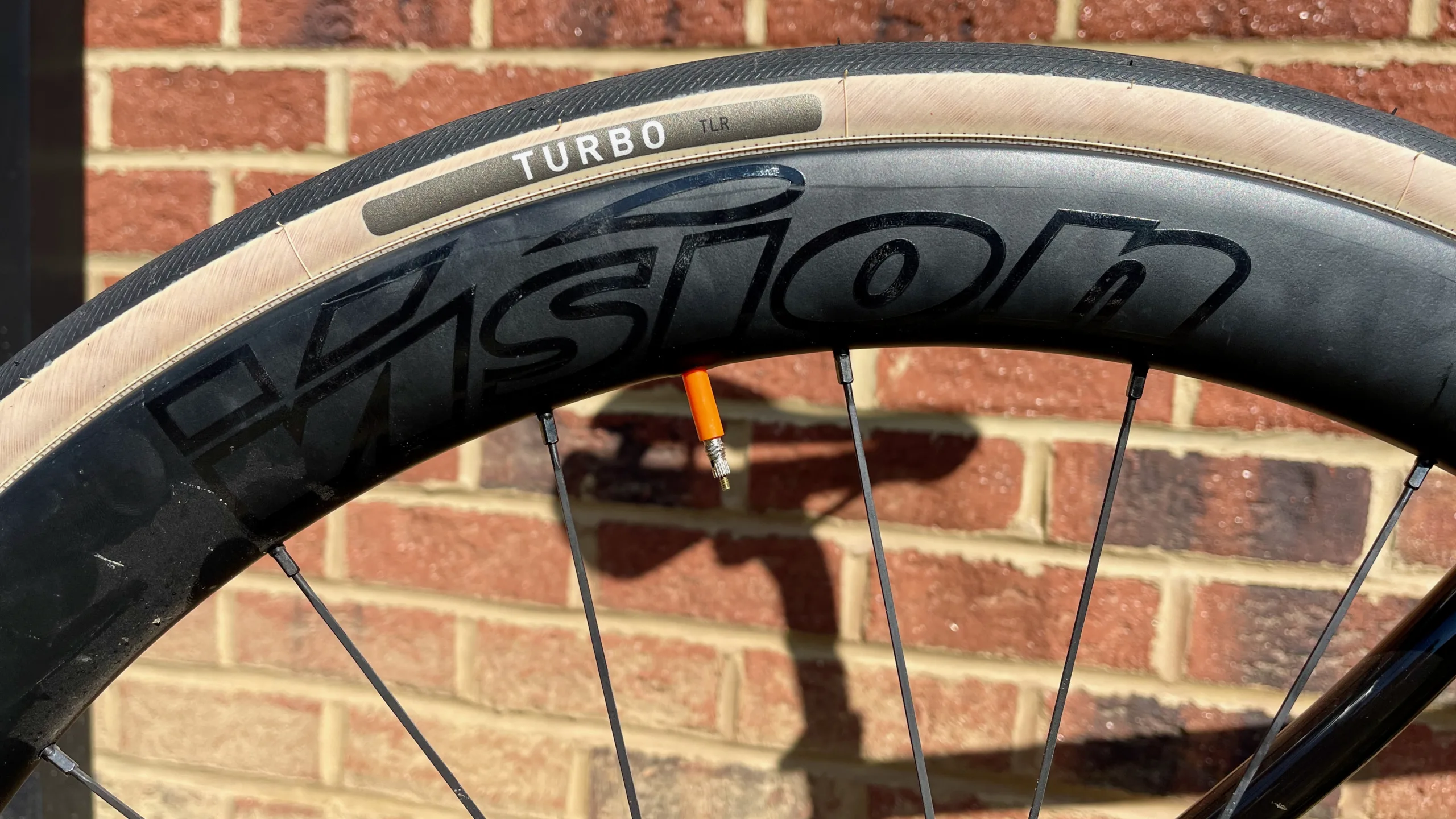 Specialized Road:gravel tires turbo side mounted