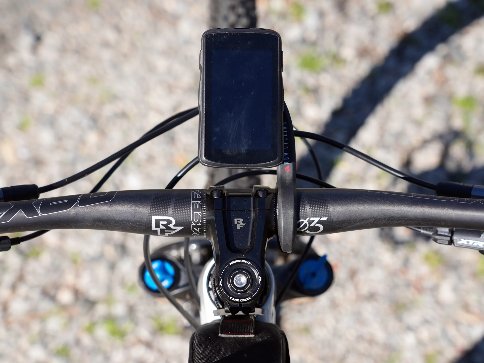 race face turbine sl stem shown in black.