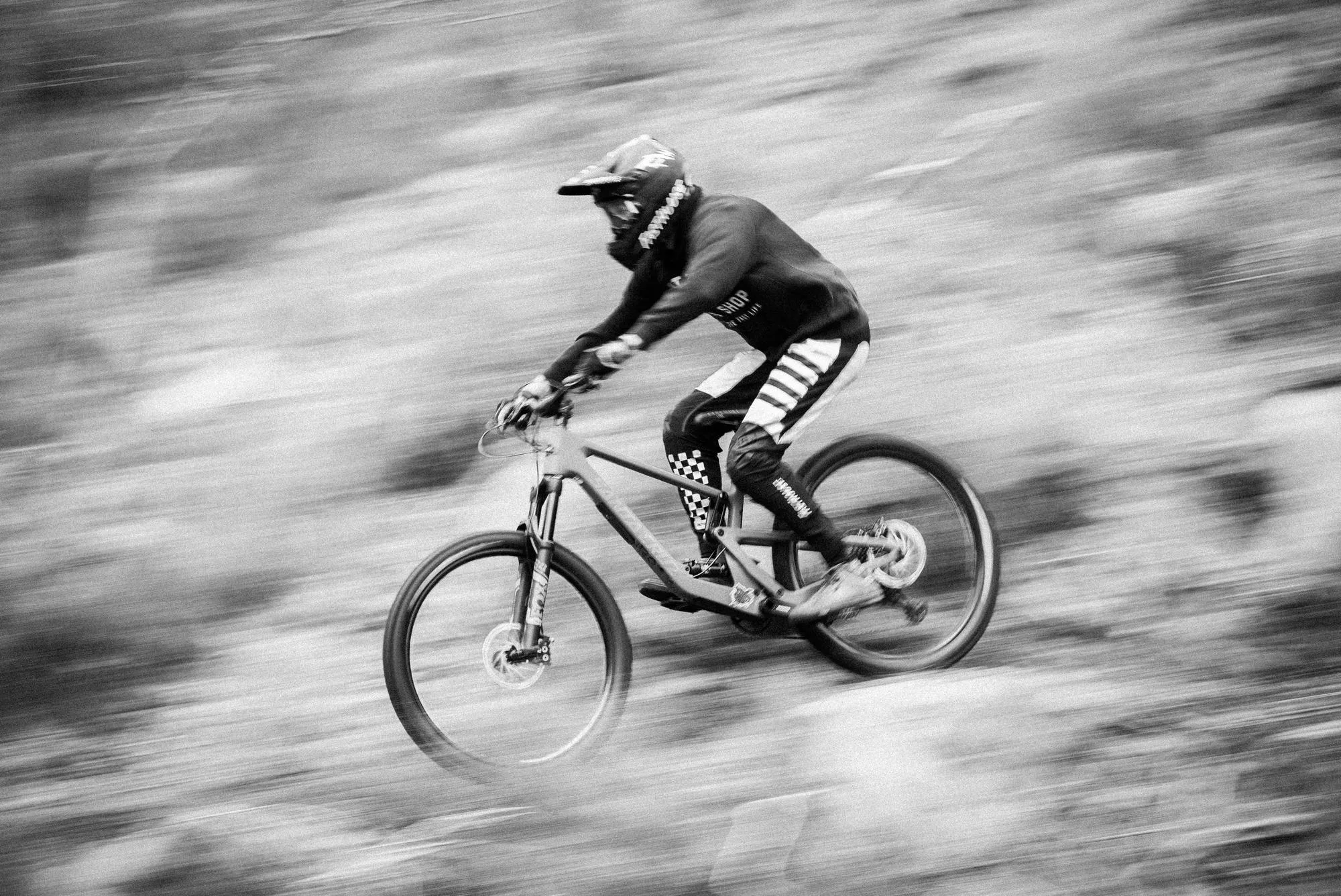 Look ROC Trail Pedal speed blur