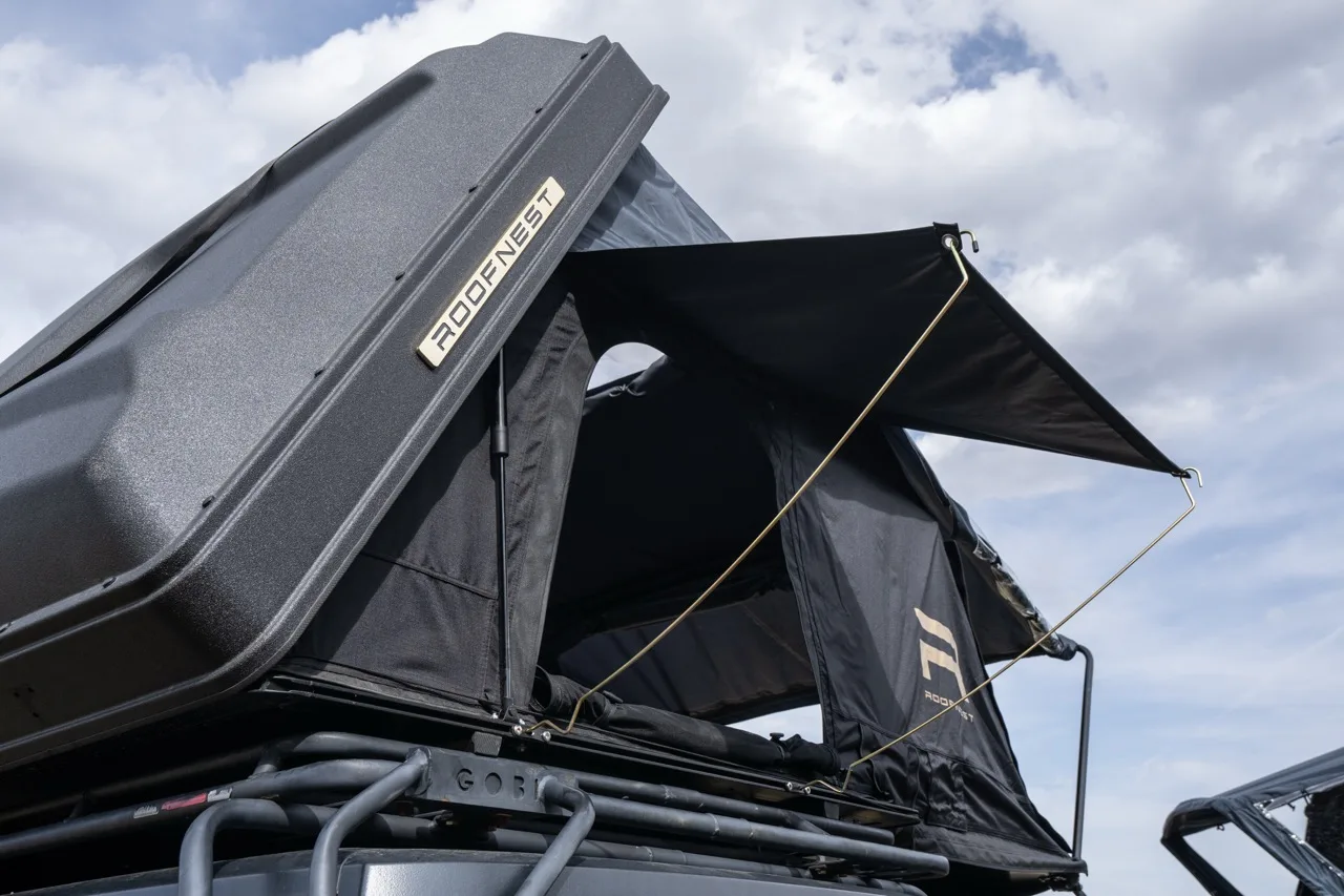 Roofnest Condor 2 XXL Air Roof Top Tent enterance