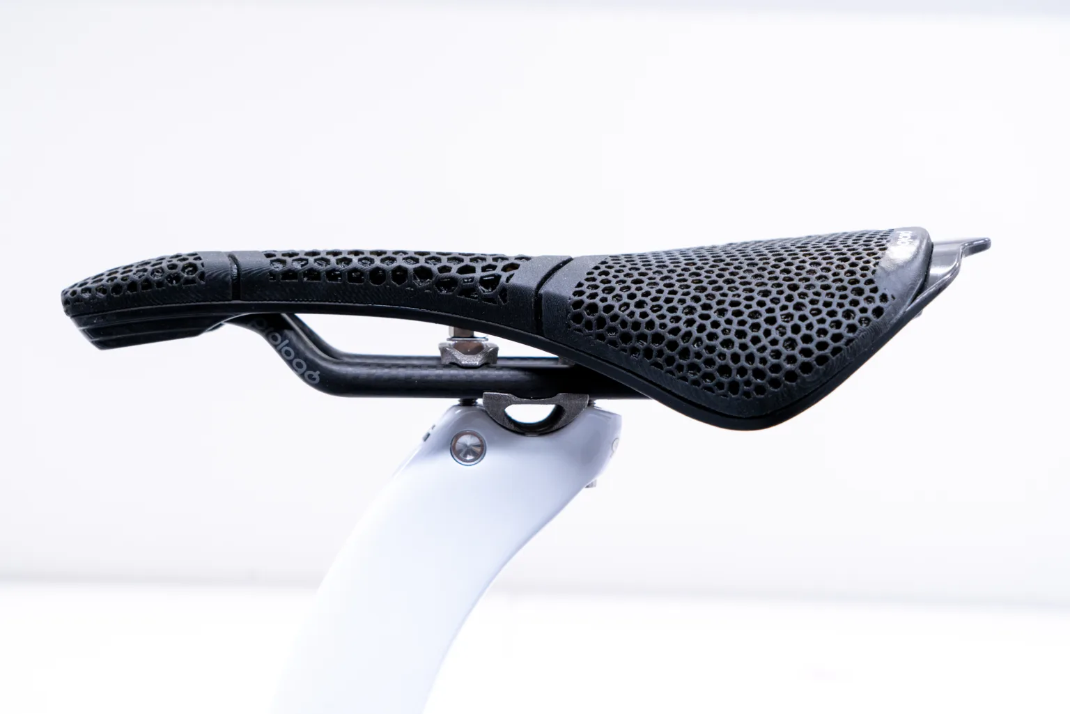 The M5 3D combines a traditional profile with cutting edge materials