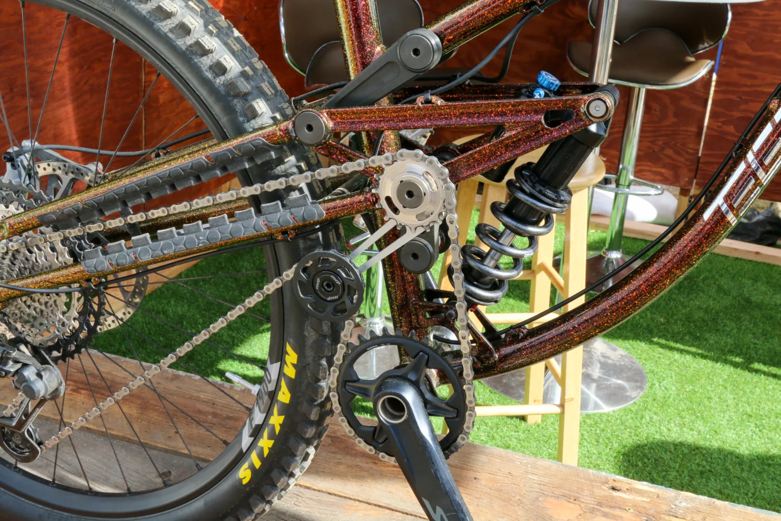 Telepathy ultra high pivot point mountain bike