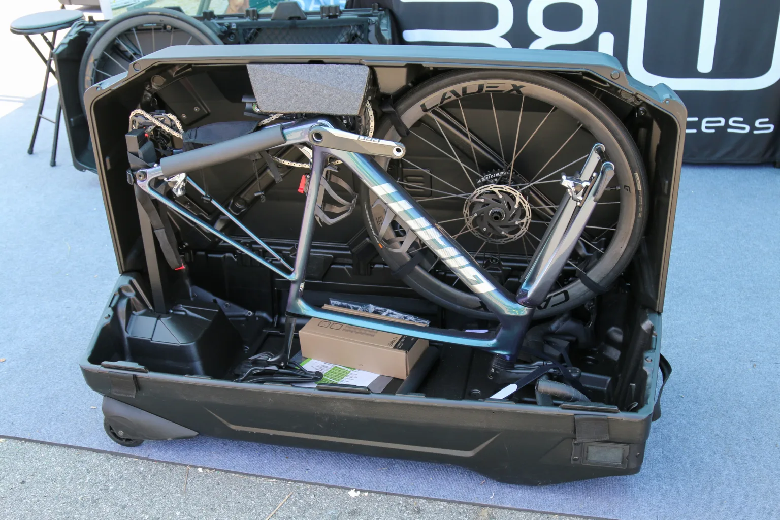 B&W bike shield travel case