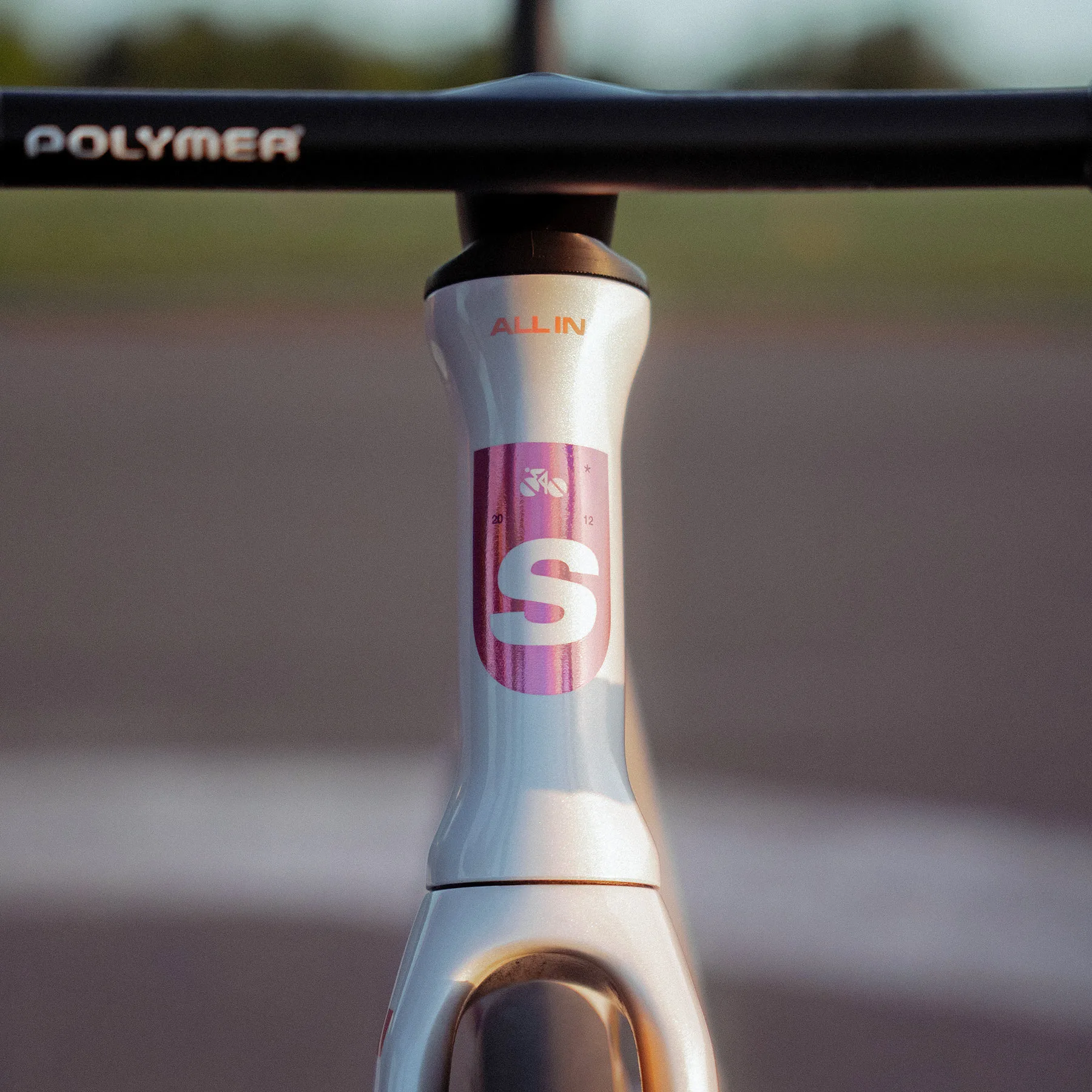 2025 Standert Kreissäge RS scandium alloy road bike gets aerodynamic hourglass headtube