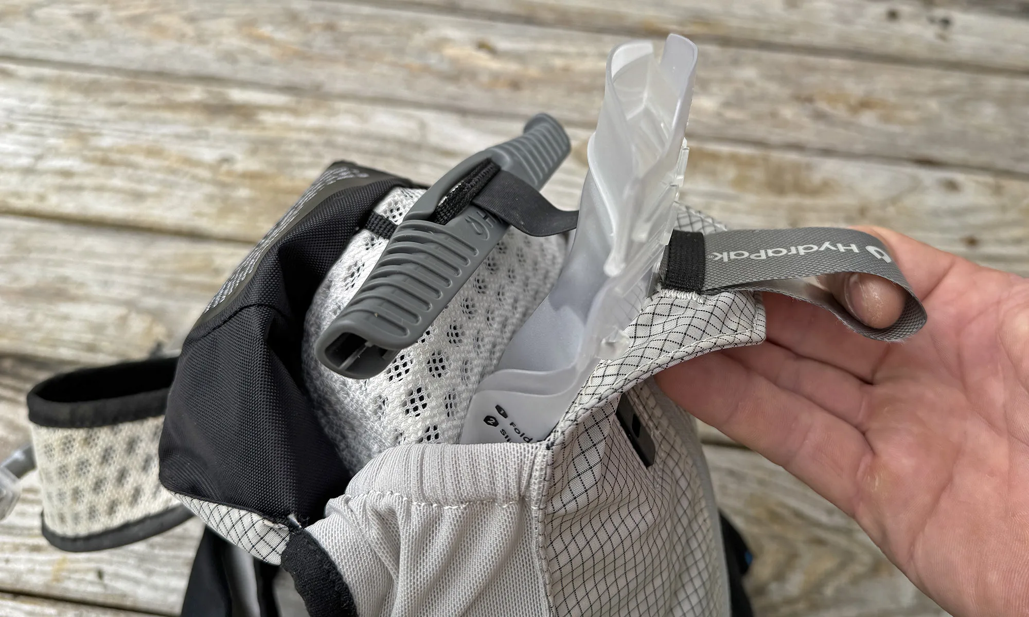 Review: Canyon + Millet Sharp 3L lightweight expandable hydration vest backpack, bladder attachment detail