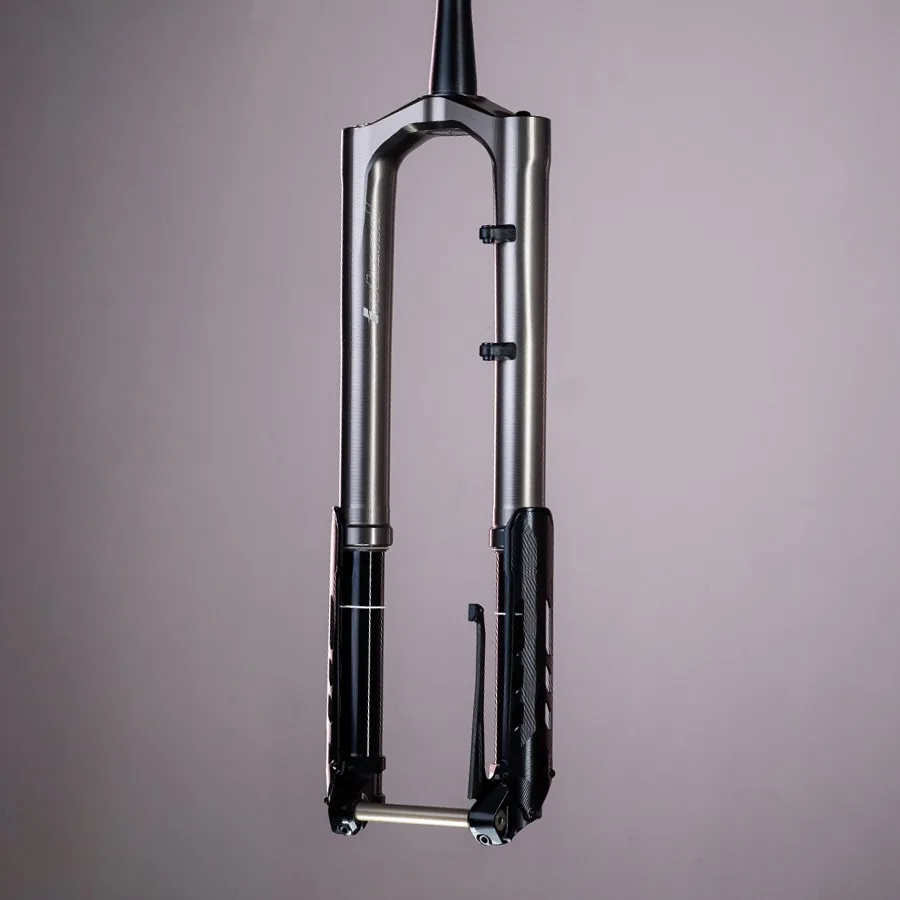 Full length shot showing the entire One Piece fork.