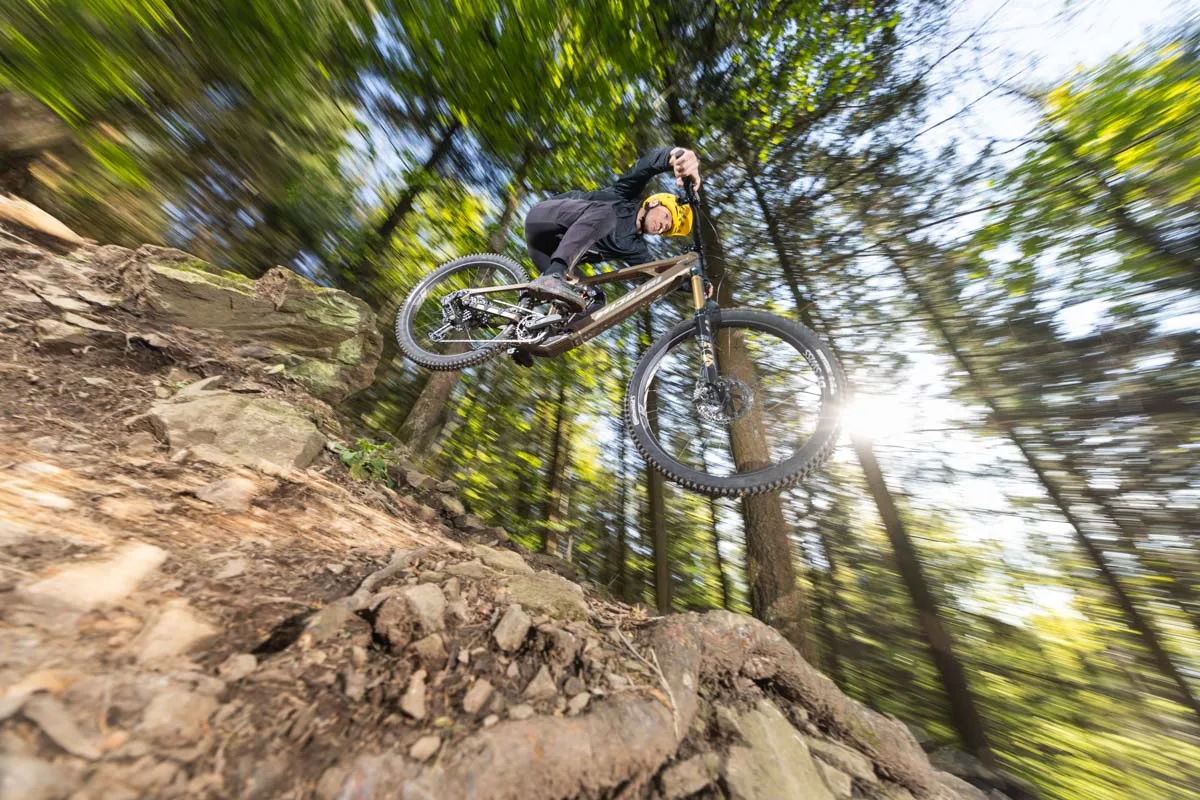 Nicolai S18 SWIFT eMTB, jump pic