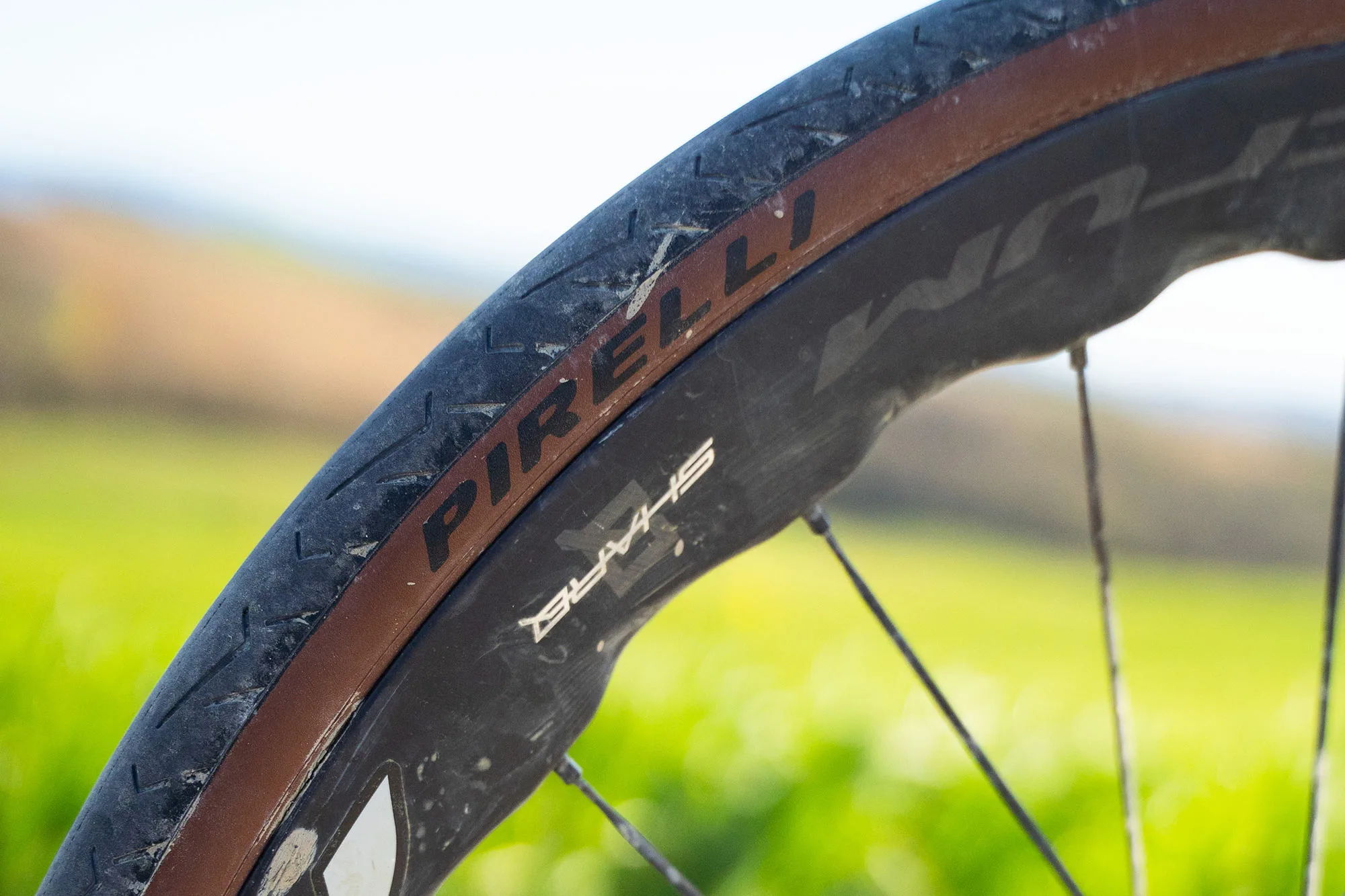 Pirelli Cinturato Evo TLR eco-friendly tubeless enduro road bike tire, tread detai