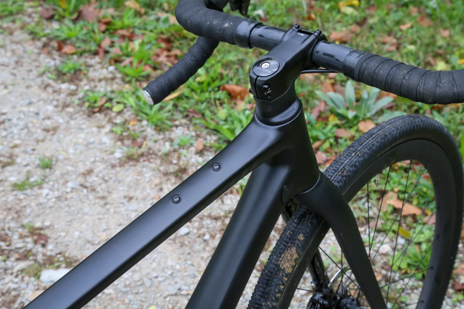 Pivot Vault gravel bike top tube