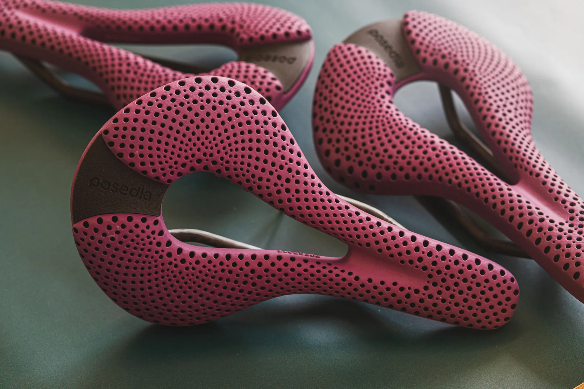 Posedla Joyseat 3.0 brings custom-fit 3D-printed saddle to more cyclists, team-only magenta