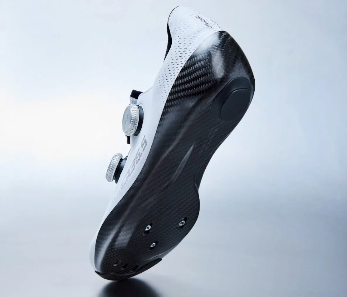 Q36.5-Unique-Pro-Shoe-white
