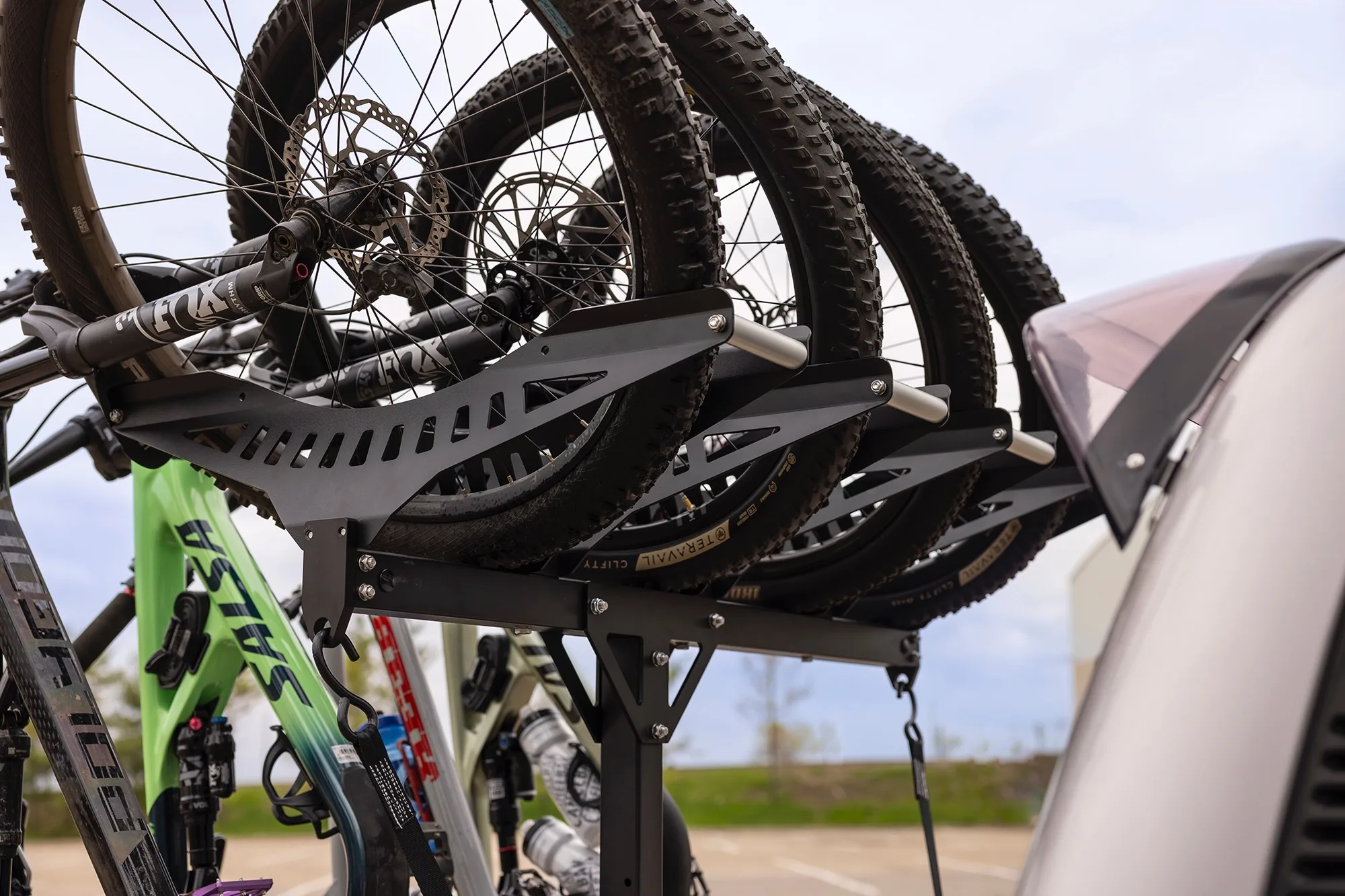 The redsigned, symmetrical front wheel baskets on the 1UP Recon