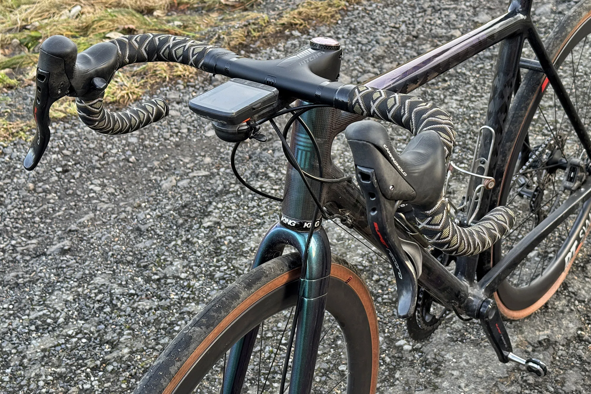 Review: Ritchey Superlogic Butano Ridge 1-piece carbon cockpit for road & gravel, with Campy groupset