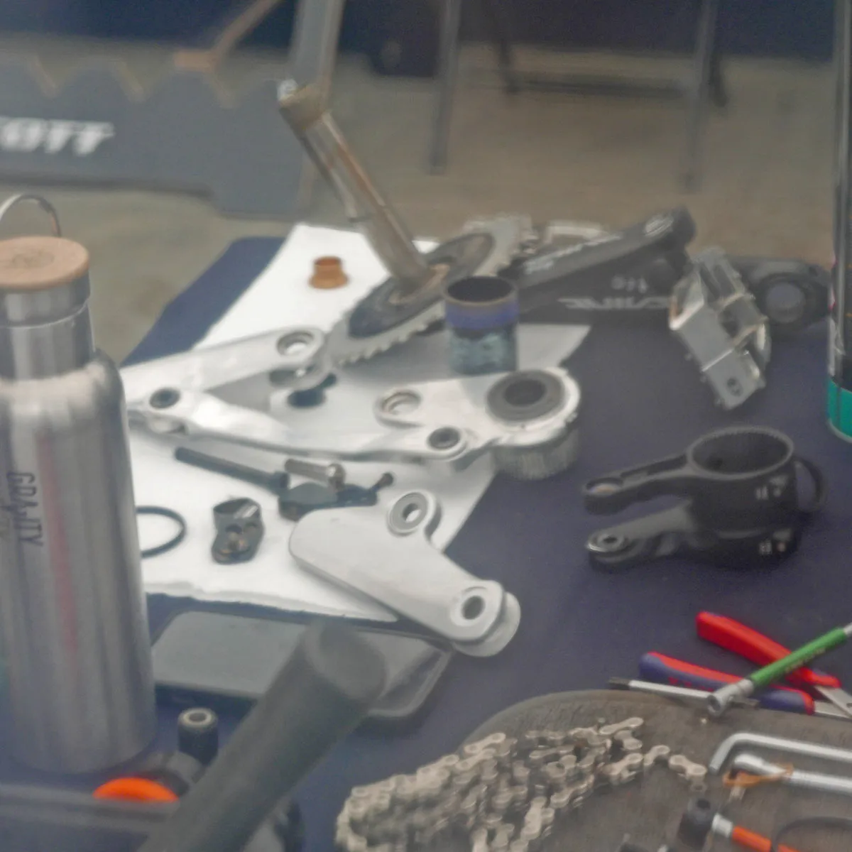 Scott Gambler DH prototype carbon 6-bar downhill bike spotted racing Bielsko-Biała World Cup, internal linkages sneak peek