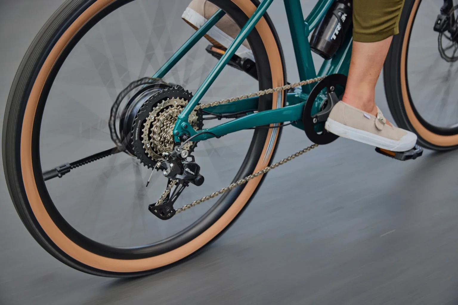 The Hyena 500W rear hub motor on the Trek FX+ 1 e-bike