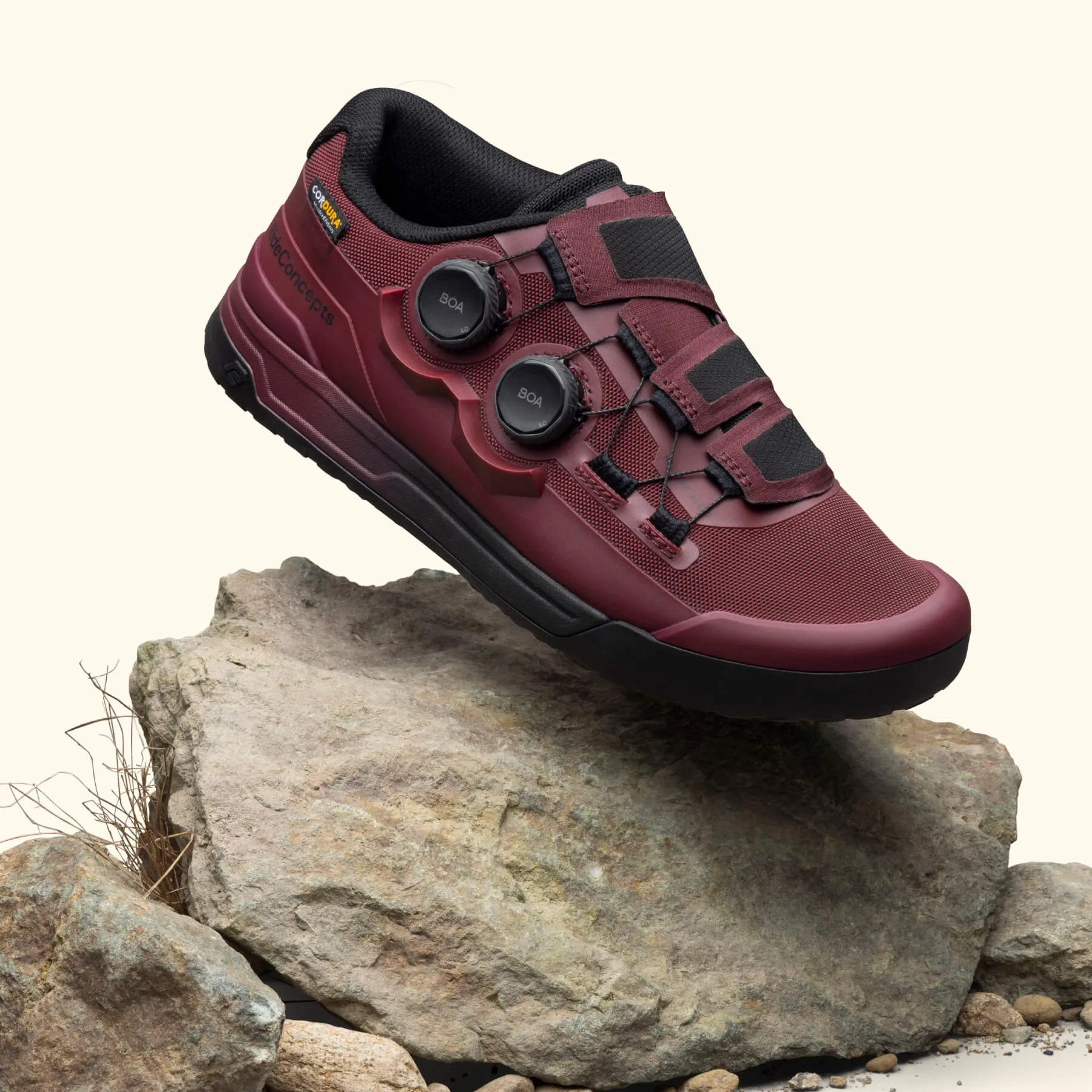 ride concepts hellion elite boa mountain bike shoes shown from top front.