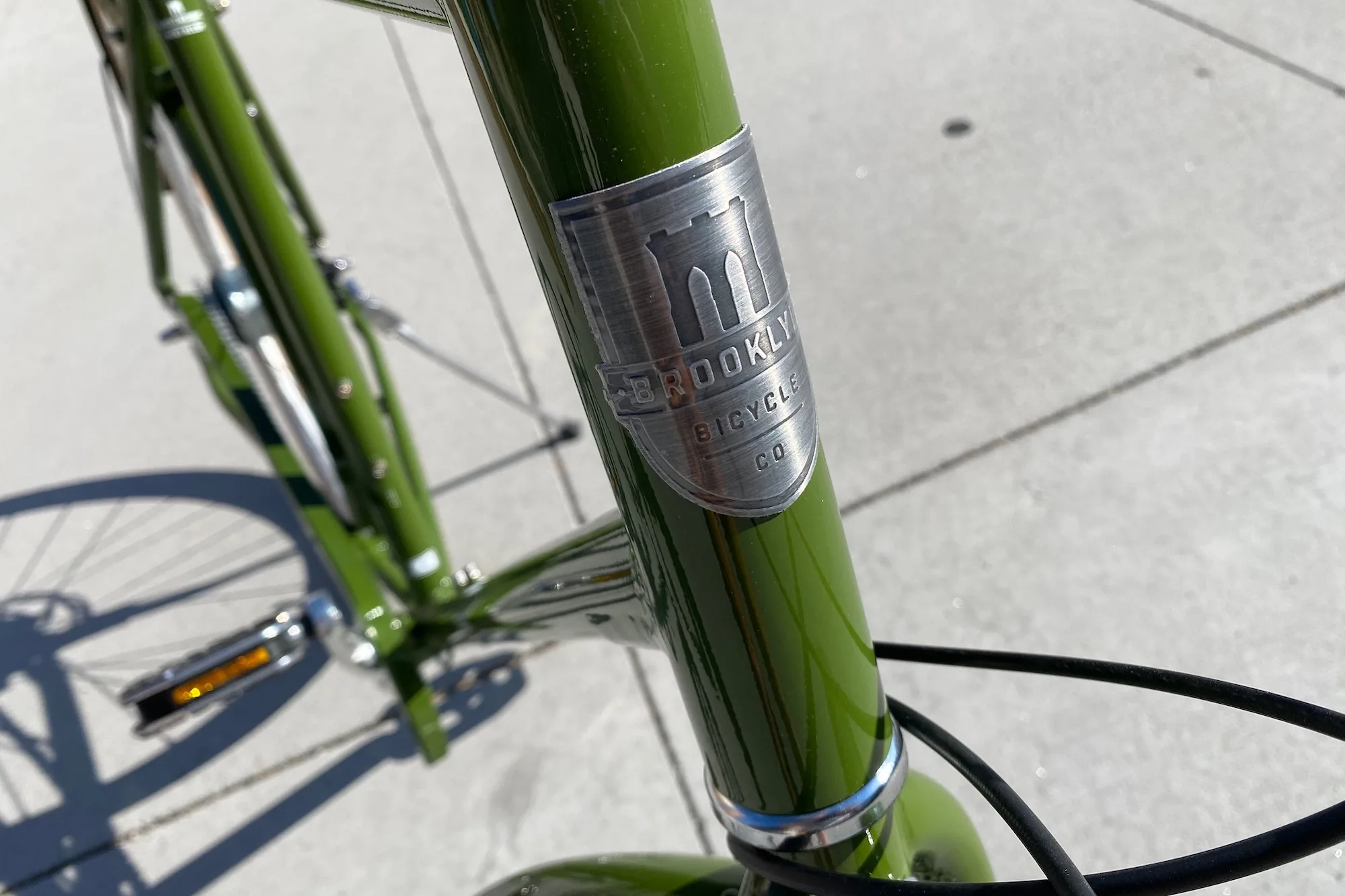 The Brookly Bikes head badge on the Driggs 8i Disc bike.