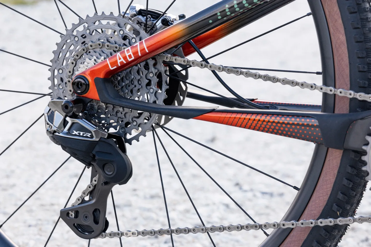 El distintivo Flex se mantiene en la edición del equipo CFR de la bicicleta Scalpel Lab71.