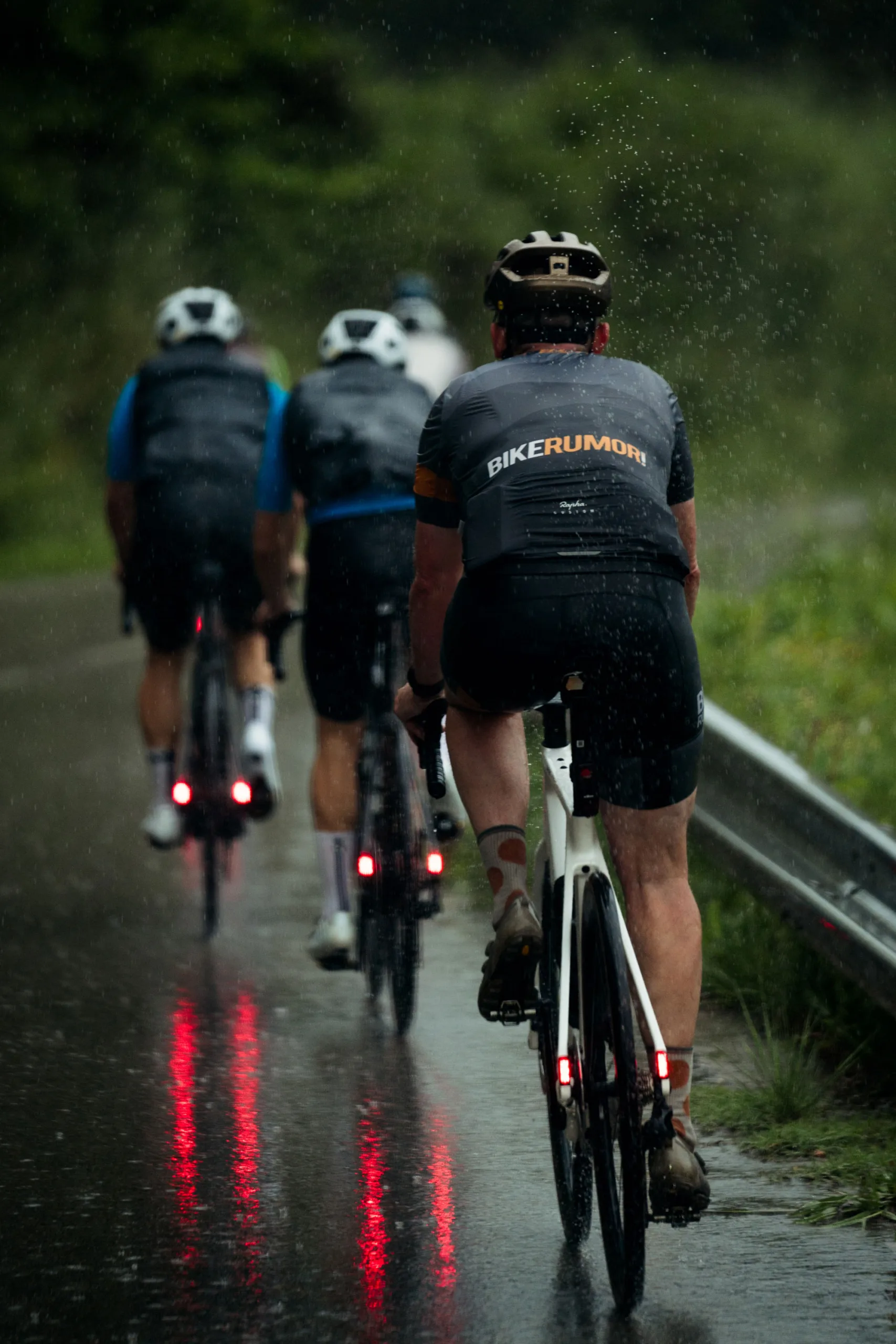 Canyon Endurace:ONFly lightweight carbon road ebike with TQ HPR40 motor, riding in the rain