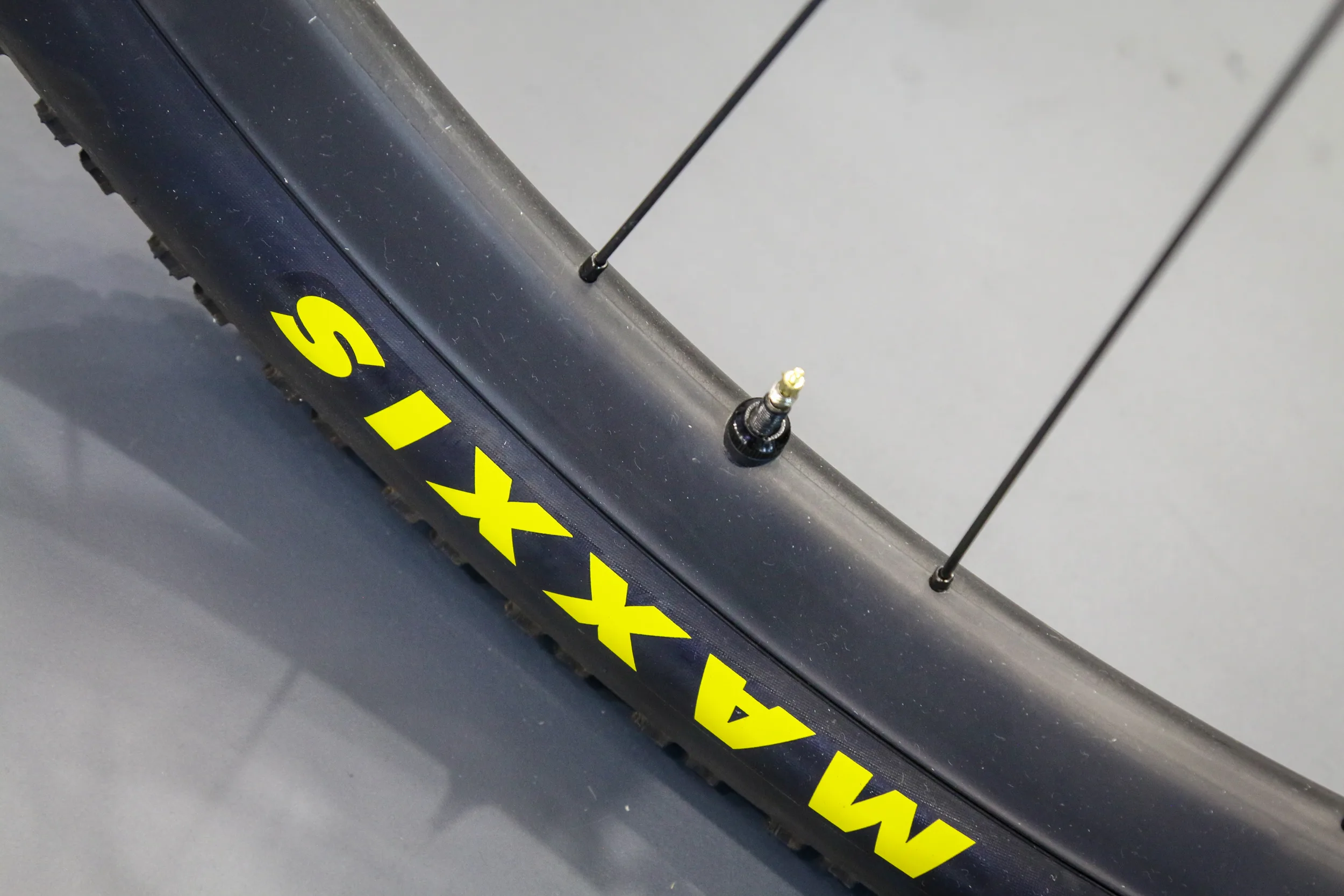 closeup shot of the rims on the Giant Anthem prototype