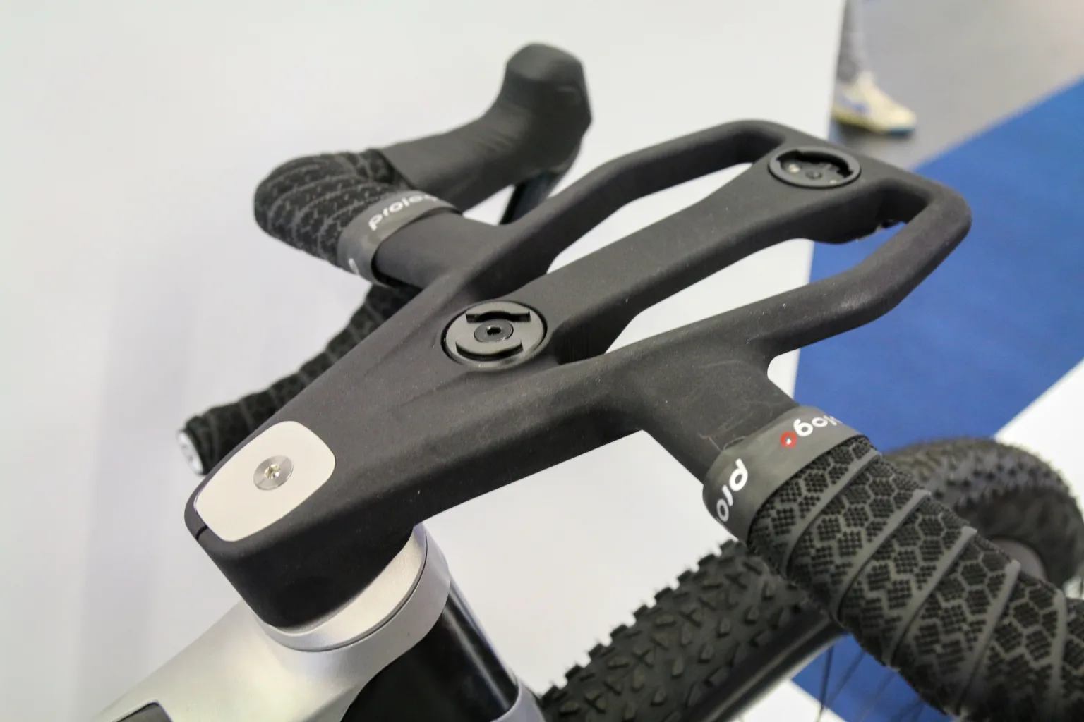 handlebar/stem/aerobar combo