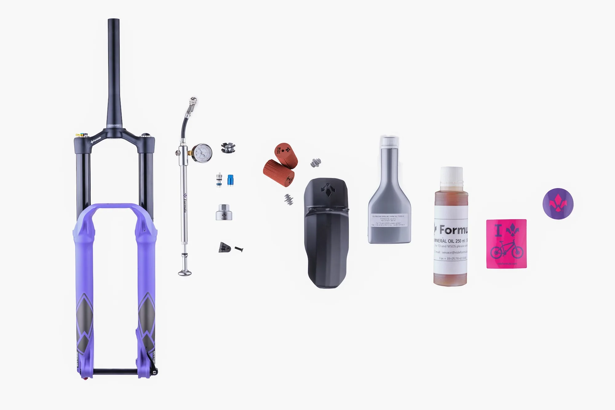 Everything included with the pruchase of a Selva V fork.