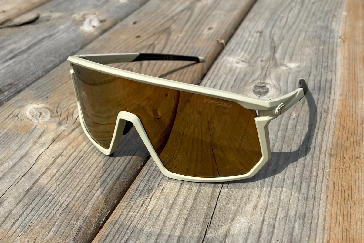 Gafas de sol Tifosi Moab, ángulo frontal