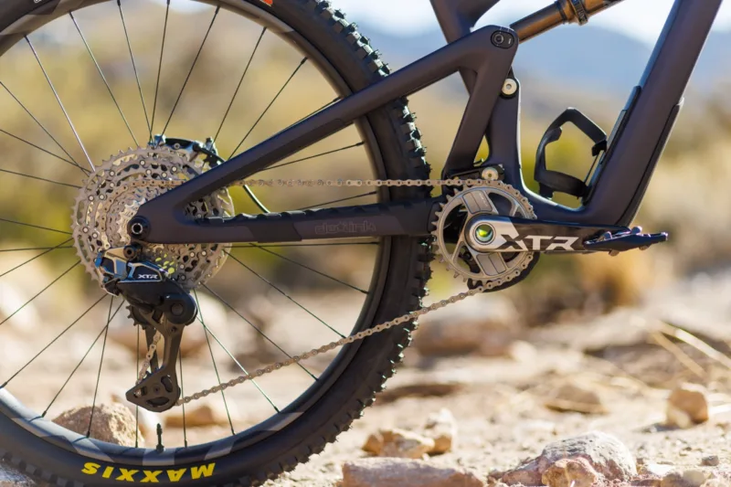Shimano XTR Di2 is Back! New Wireless Group is Backward Compatible, Robust & Super Fast