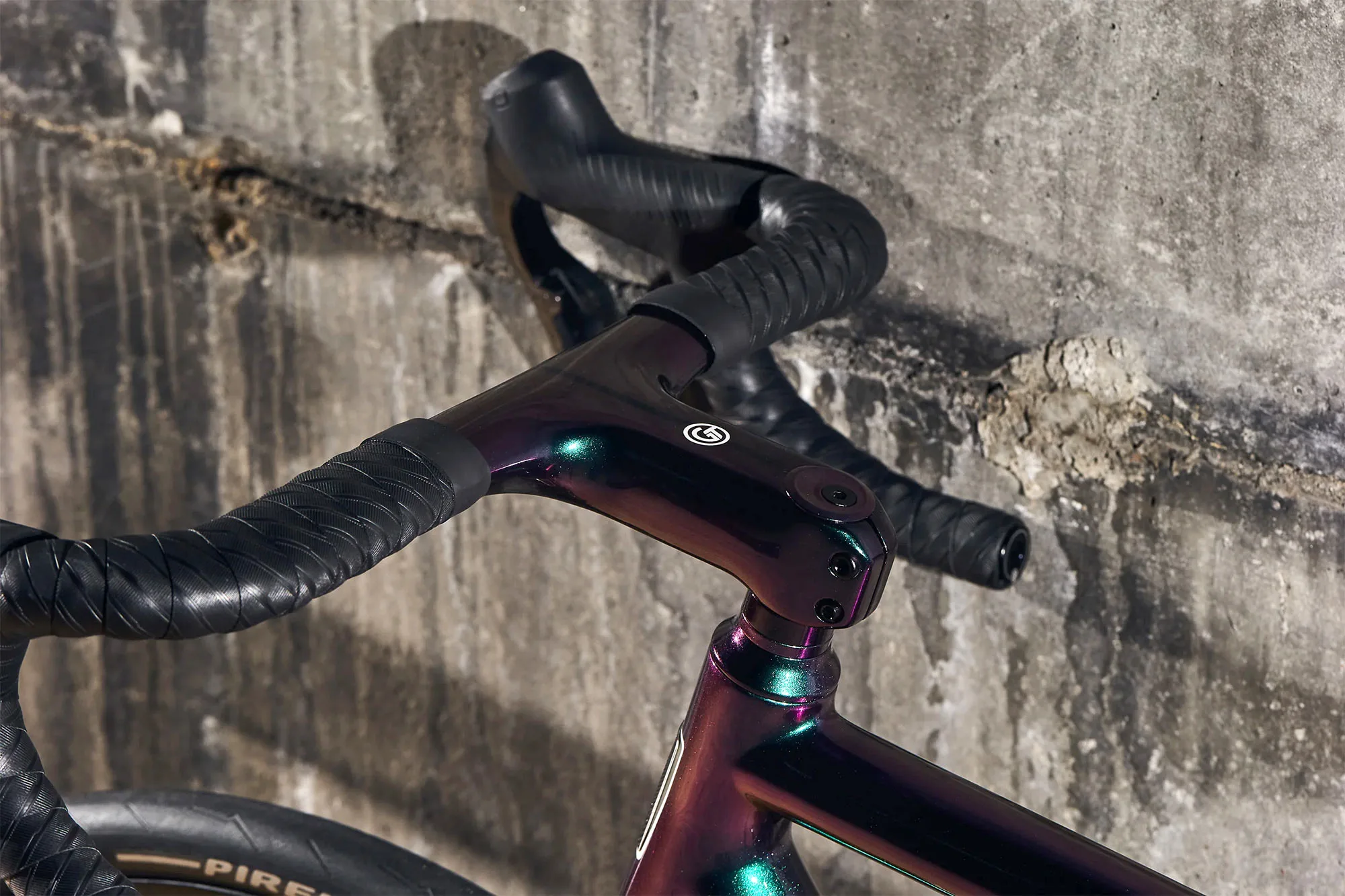 closeup details of new parlee z-zero GT road bike cockpit.