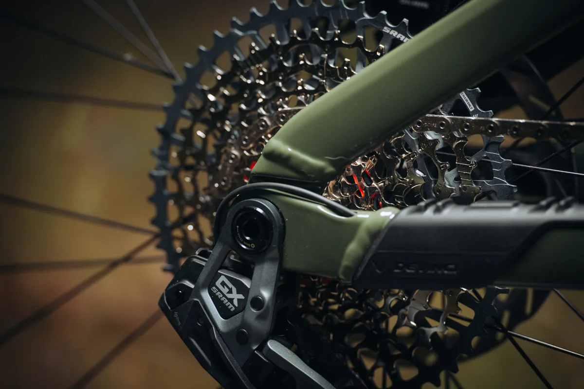 2026 Devinci E-Spartan Lite, derailleur wire