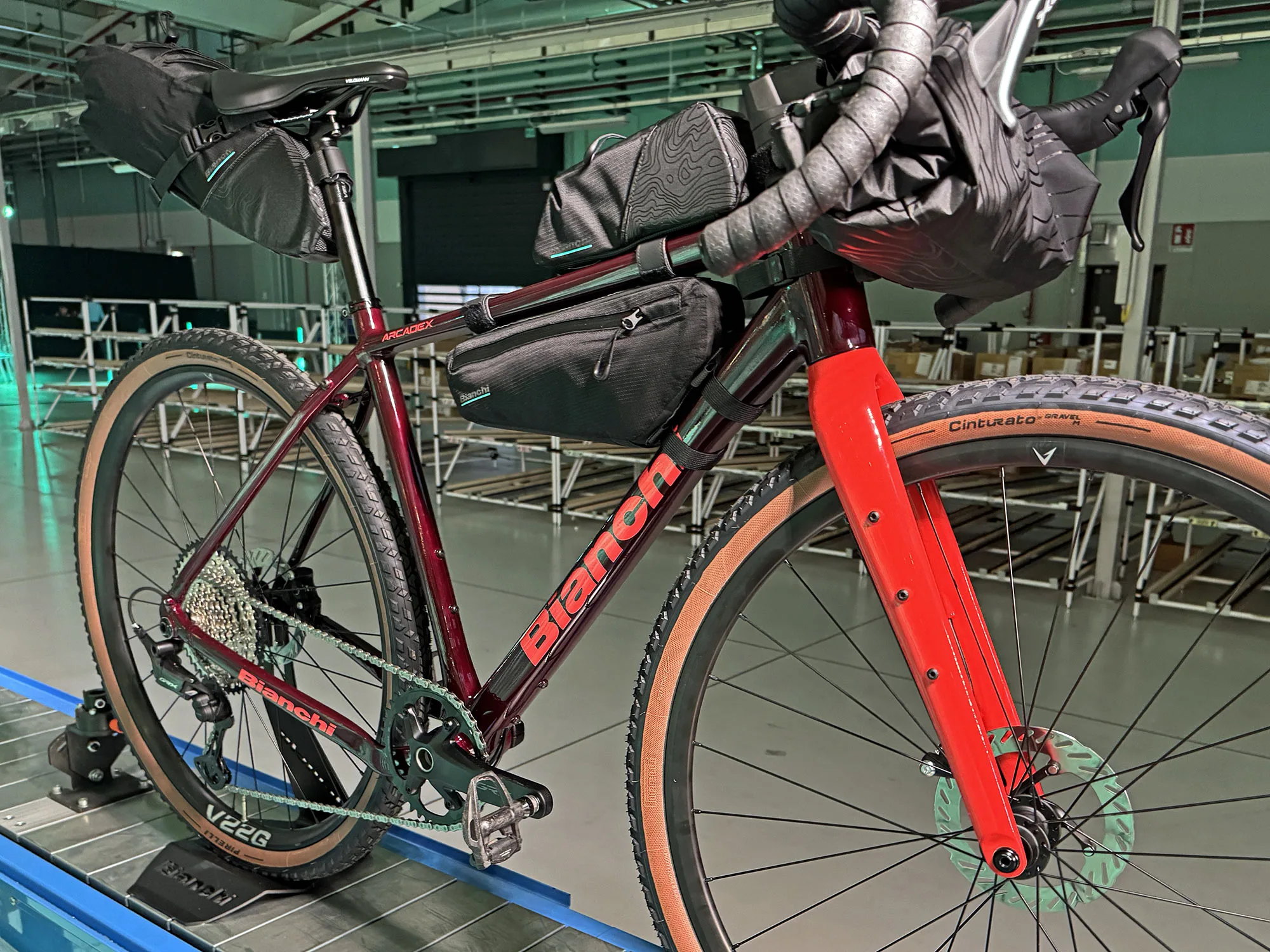 Bianchi Arcadex Alloy, Bike de grava de rendimiento de aluminio completamente nueva, de cerca
