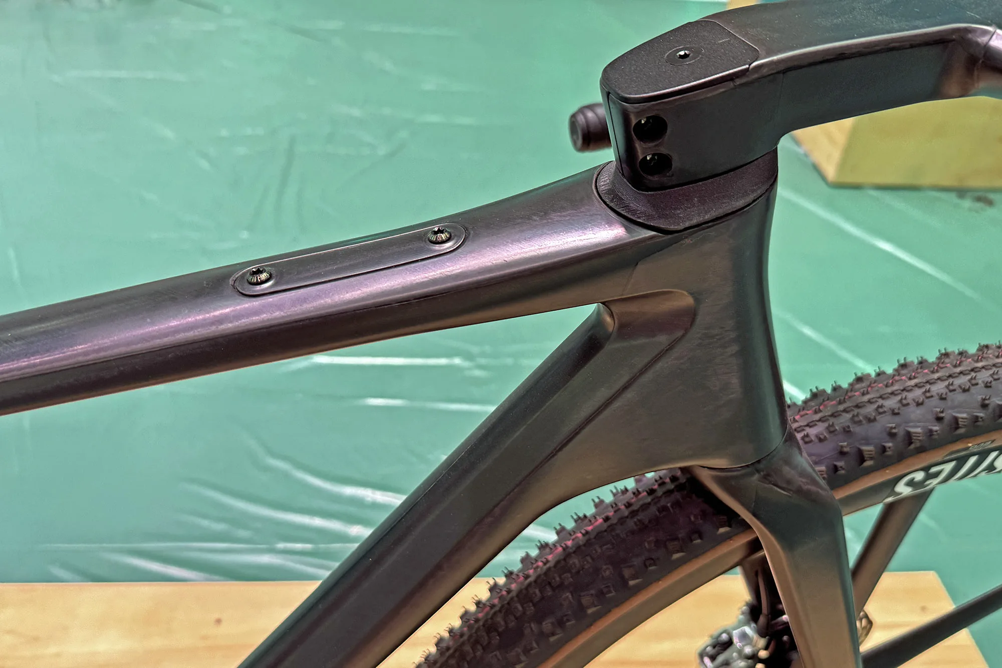 Bike Ahead The Superfast ultralight German carbon gravel bike, toptube