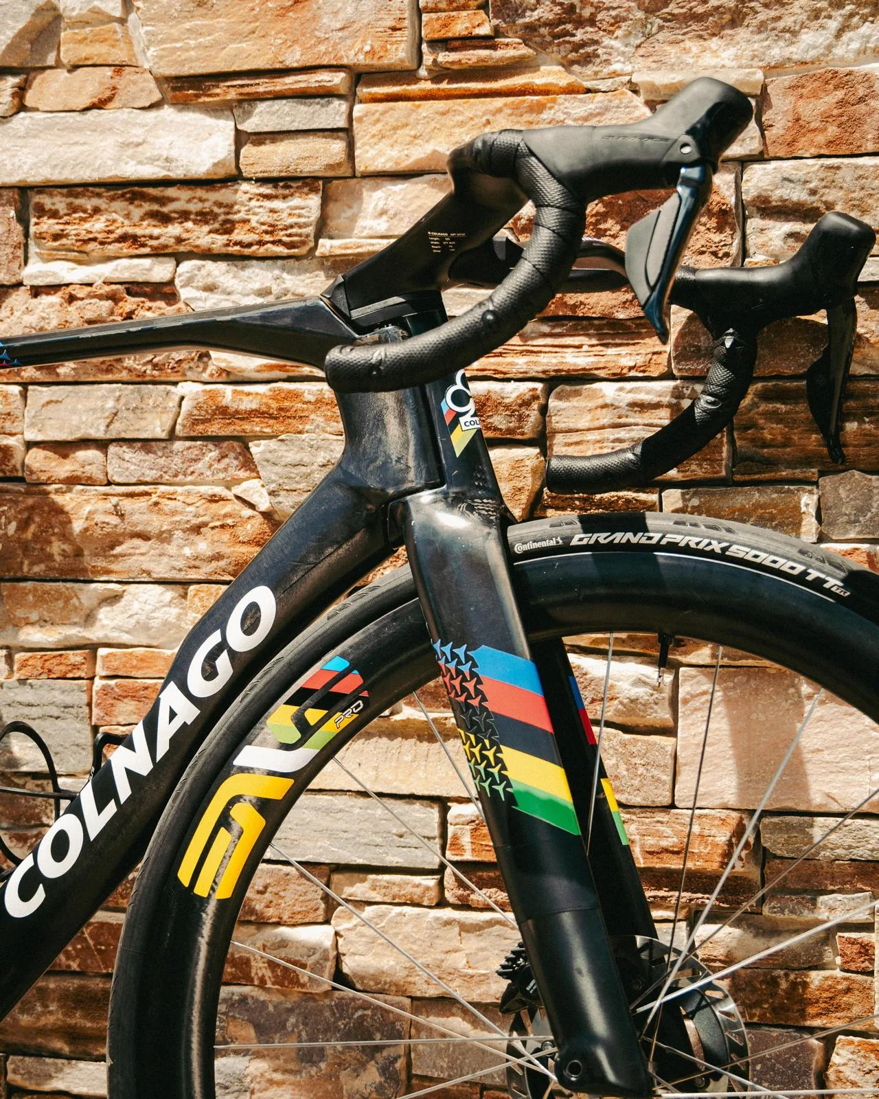Bike Profile Tadej PogacÌar's Colnago Y1Rs front of the bike
