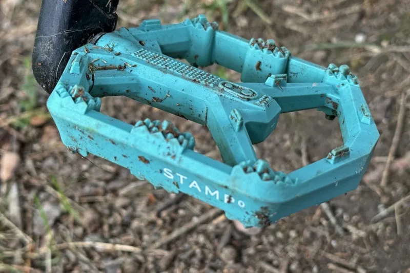 Crankbrothers Stamp 0 Plastic Flat Pedals Offer Pretty Good Grip on Molded Pins: Review