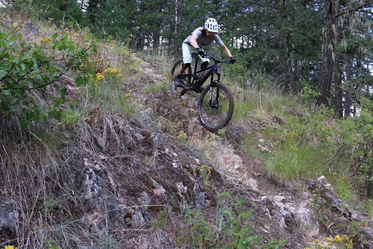 Devinci Troy Carbon, SF, línea rocosa, MG