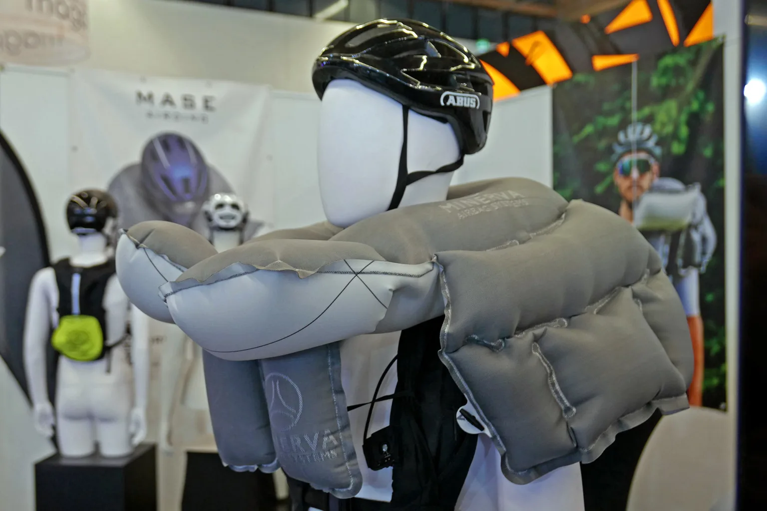 Mase Airding Compact cycling airbag backpack