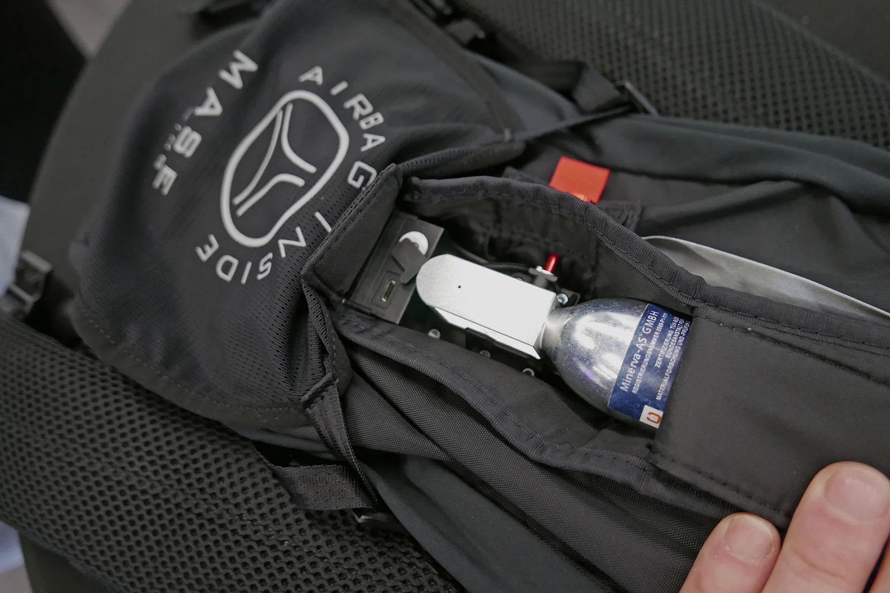 Mase Airding Compact cycling airbag backpack, Minerva inflation controller
